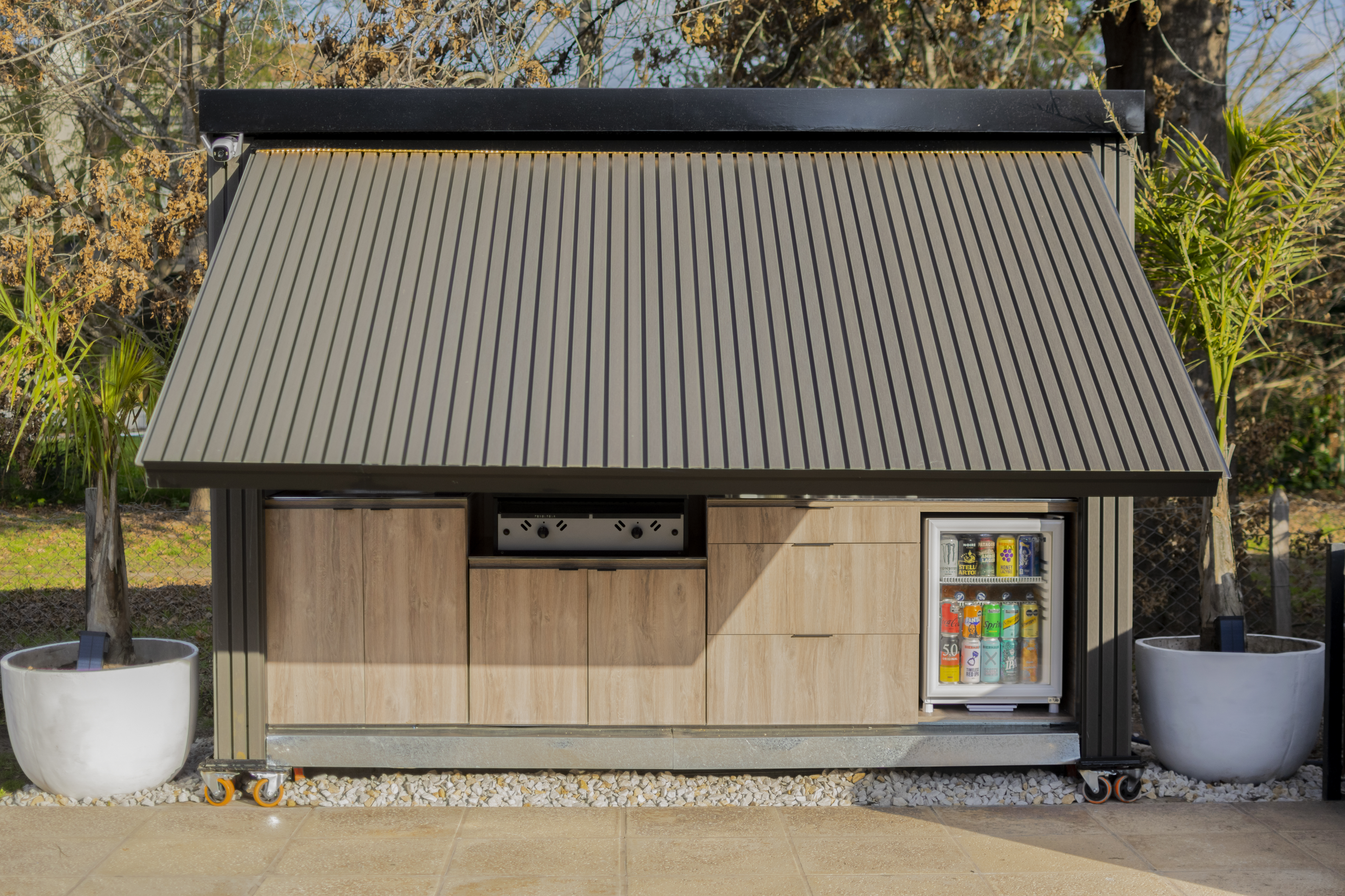VIVAR outdoor design integrated into the garden